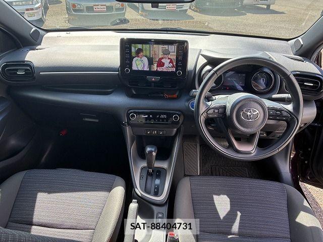 Toyota YARIS 2021-03 8883173-2
