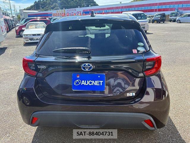 Toyota YARIS 2021-03 8883173-5