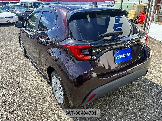 Toyota YARIS 2021-03 8883173-6