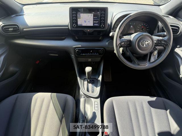 Toyota YARIS 2021-08 8884702-9