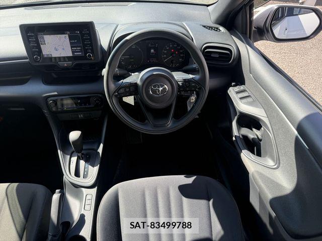Toyota YARIS 2021-08 8884702-11