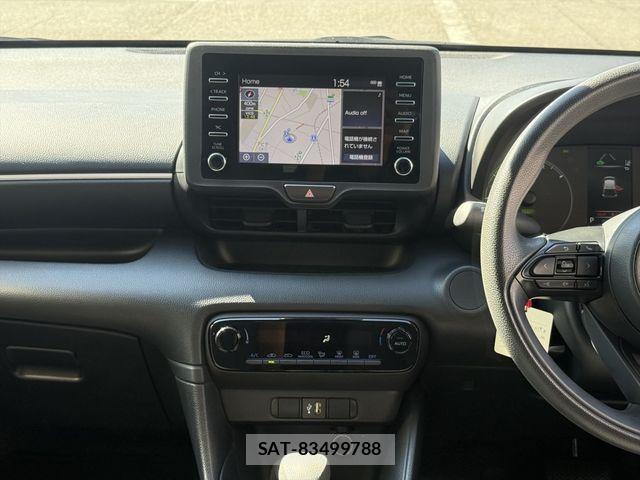 Toyota YARIS 2021-08 8884702-12