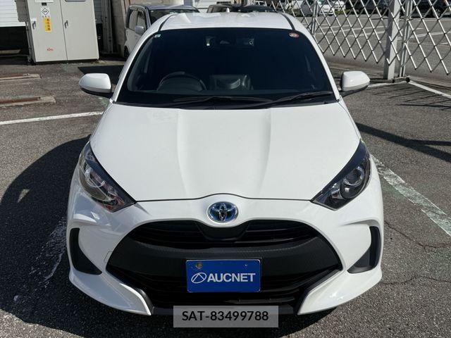 Toyota YARIS 2021-08 8884702-1