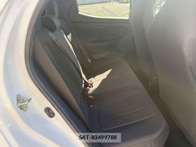 Toyota YARIS 2021-08 8884702-24