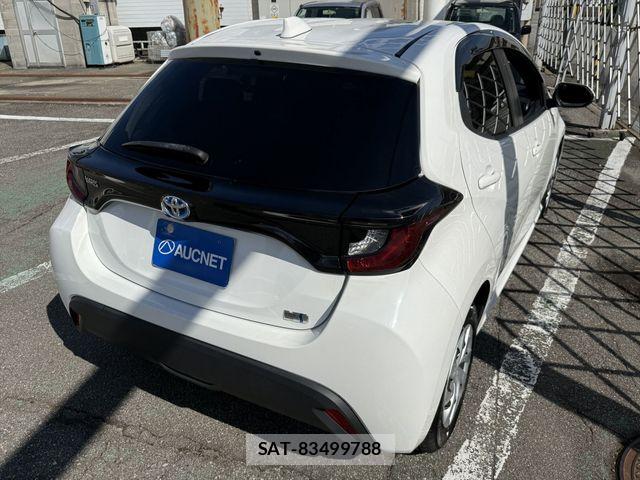 Toyota YARIS 2021-08 8884702-4