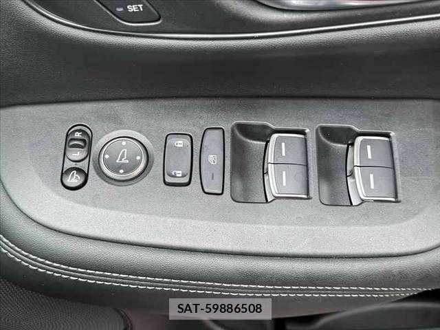 Honda ZR-V 2022-12 8851227-25