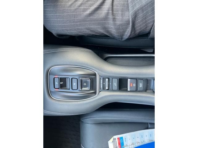 Honda ZR-V 2023-10 3781215-18
