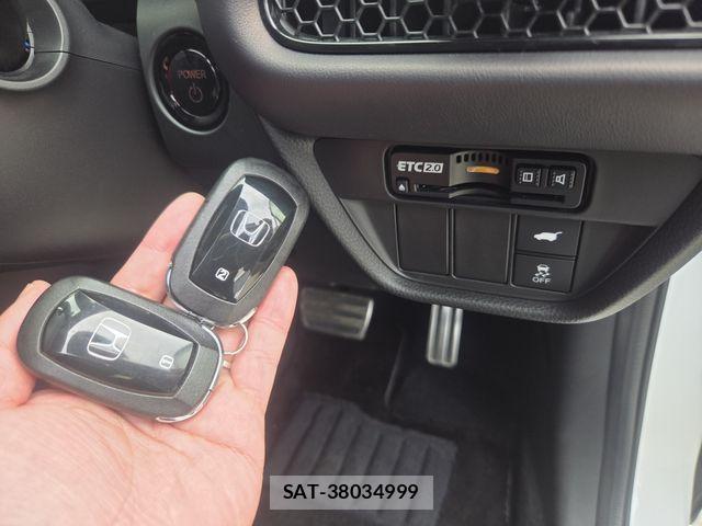 Honda ZR-V 2023-09 7510600-4