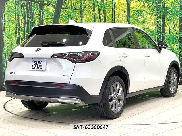 Honda ZR-V 2023-11 8133205-17