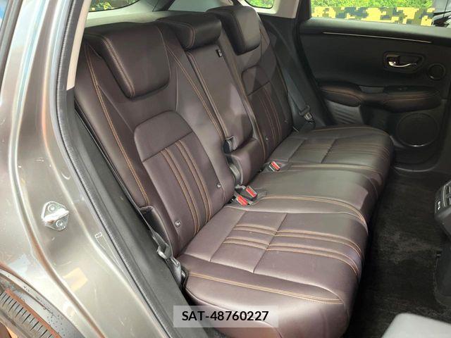 Honda ZR-V 2022-11 8439201-11