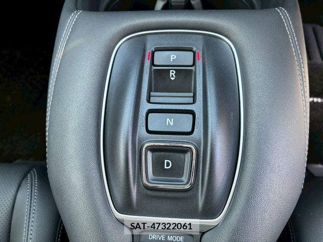 Honda ZR-V 2023-10 8630040-19