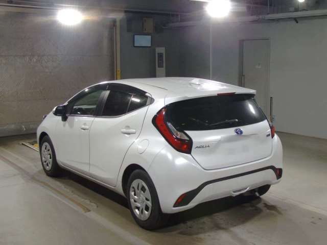 Toyota AQUA 2023 448515-3
