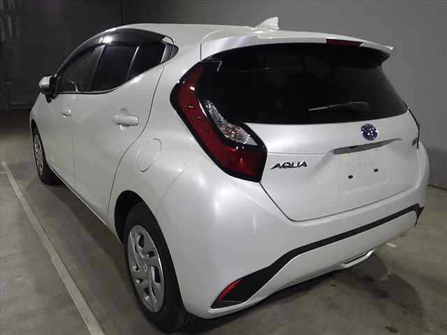 Toyota AQUA 2023 448527-3