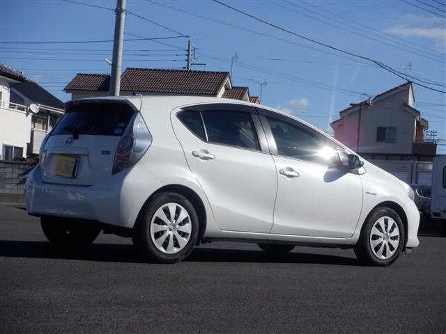 Toyota AQUA 2013 444256-1