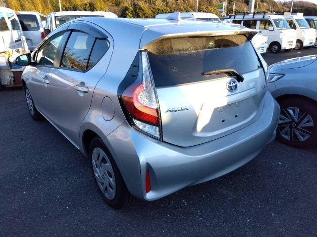 Toyota AQUA 2018 444267-1