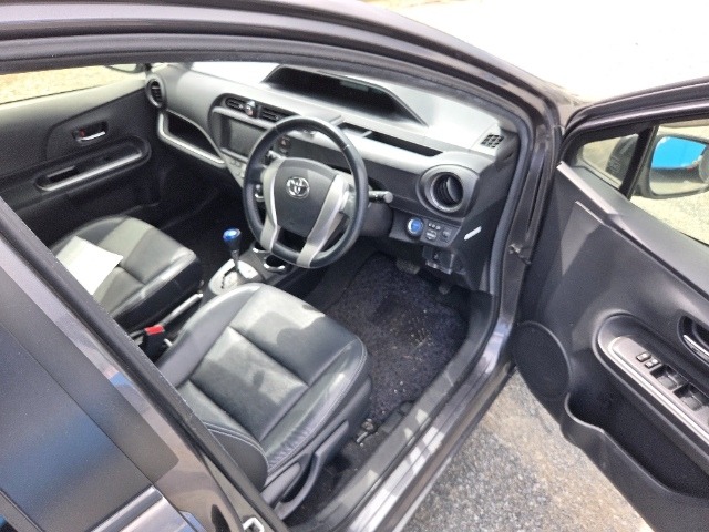 Toyota AQUA 2013 456212-1