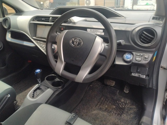 Toyota AQUA 2013 456215-1