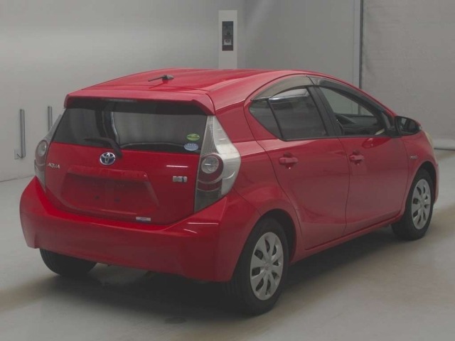 Toyota AQUA 2012 457463-1