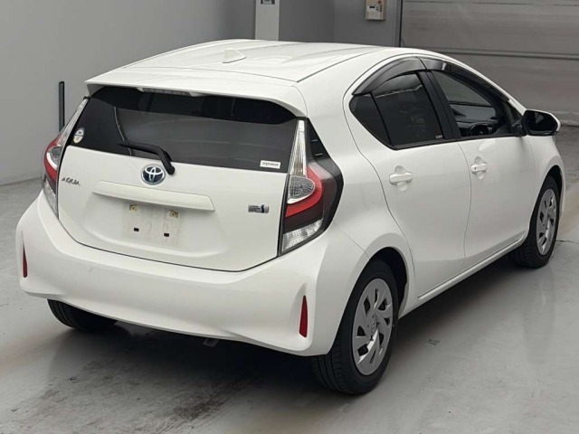 Toyota AQUA 2021 457471-1