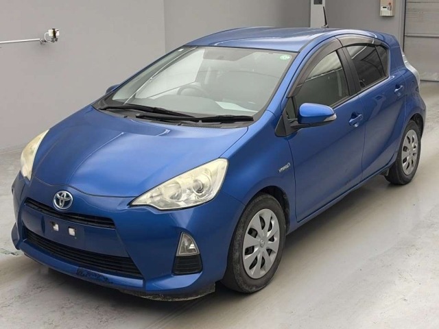 Toyota AQUA 2013 457477-0