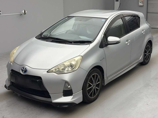 Toyota AQUA 2013 457480-0