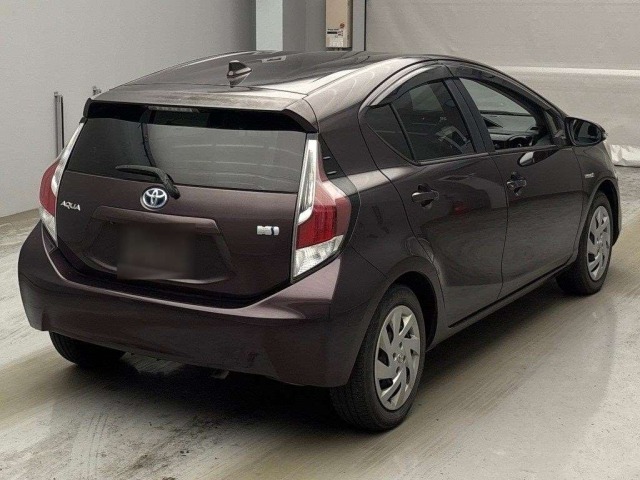Toyota AQUA 2015 457627-1