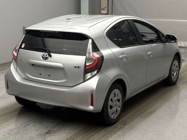 Toyota AQUA 2021 457638-1