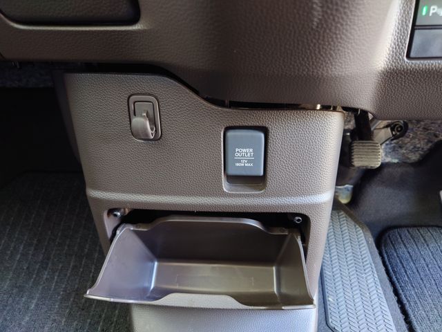 Honda N BOX 2021-11 180347-10