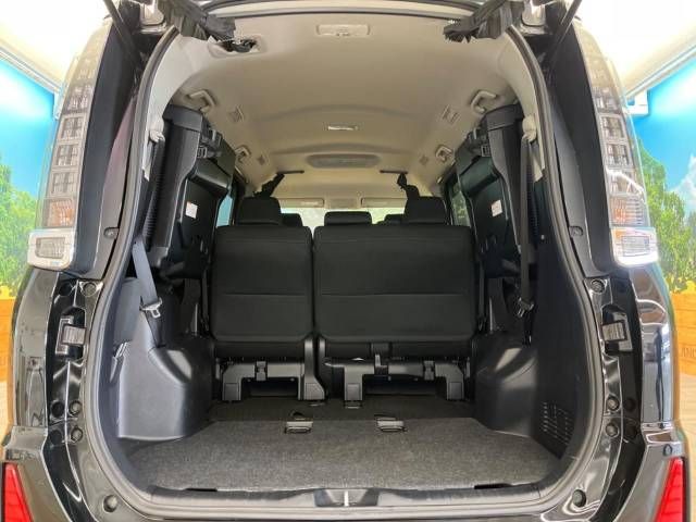 Toyota VOXY 2014-10 180290-10