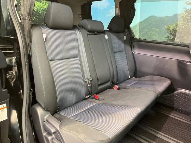 Toyota VOXY 2014-10 180290-8