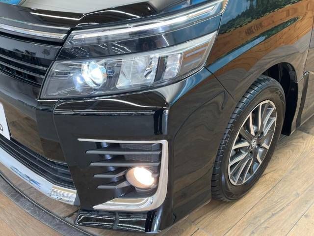 Toyota VOXY 2014-10 180290-12