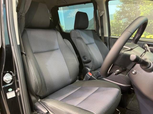 Toyota VOXY 2014-10 180290-7