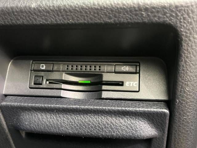 Toyota VOXY 2014-10 180290-6