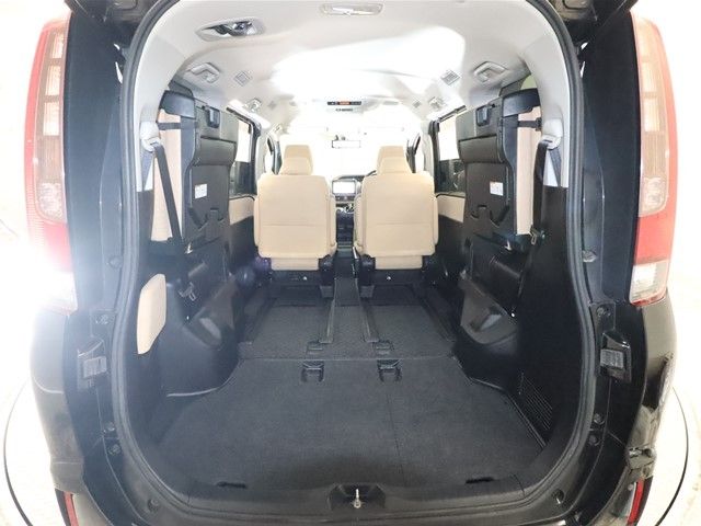 Toyota NOAH HYBRID 2014-09 180370-8