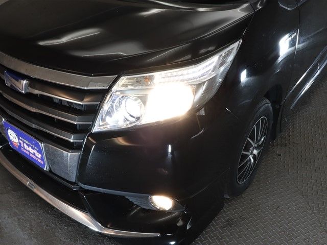 Toyota NOAH HYBRID 2014-09 180370-19