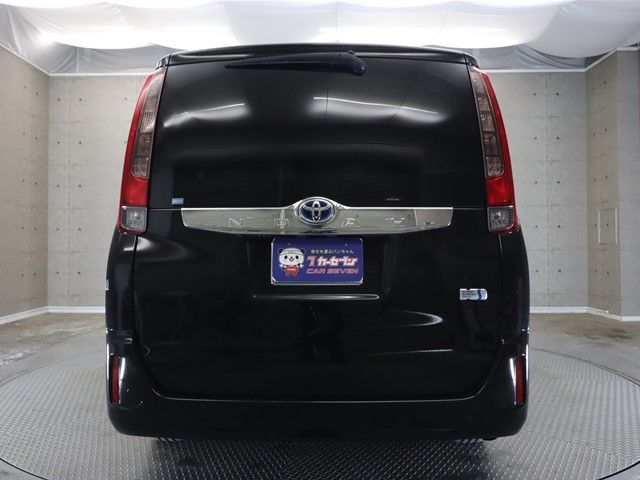 Toyota NOAH HYBRID 2014-09 180370-23