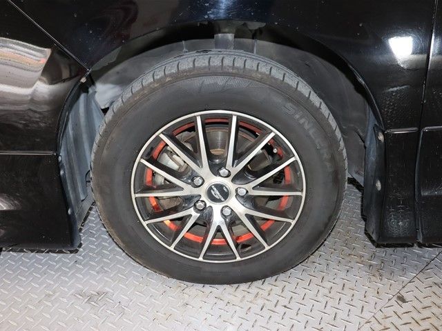 Toyota NOAH HYBRID 2014-09 180370-27