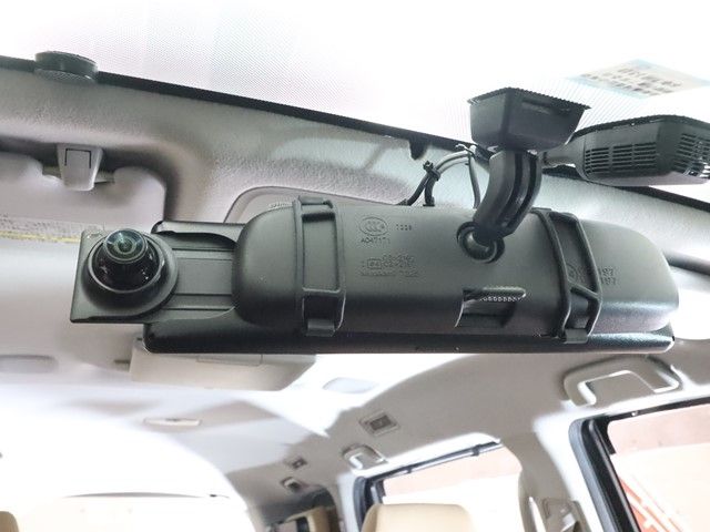 Toyota NOAH HYBRID 2014-09 180370-18