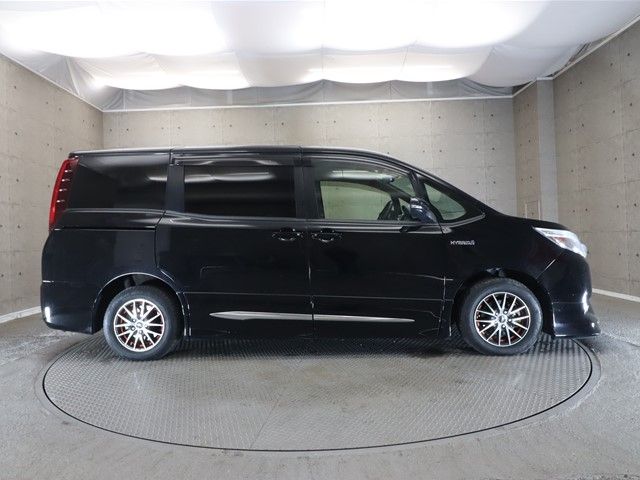 Toyota NOAH HYBRID 2014-09 180370-22