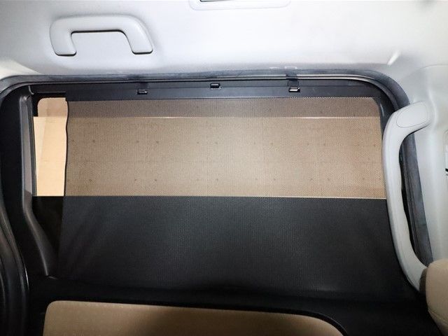Toyota NOAH HYBRID 2014-09 180370-26