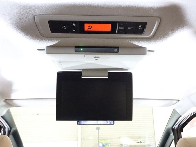 Toyota NOAH HYBRID 2014-09 180370-17