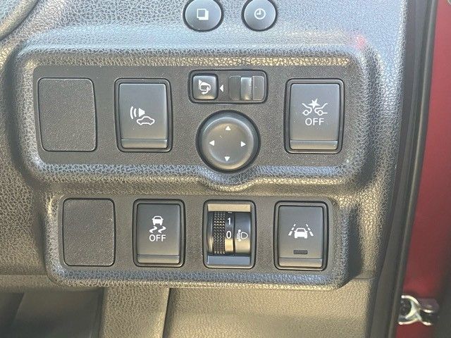 Nissan NOTE 2019-06 180275-23