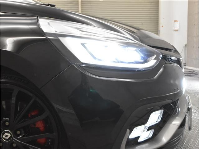 Renault LUTECIA 2019-11 180280-12