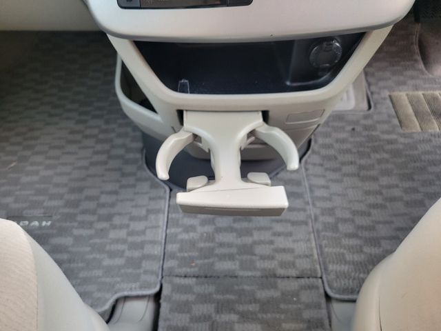 Toyota NOAH 2013-12 180284-23