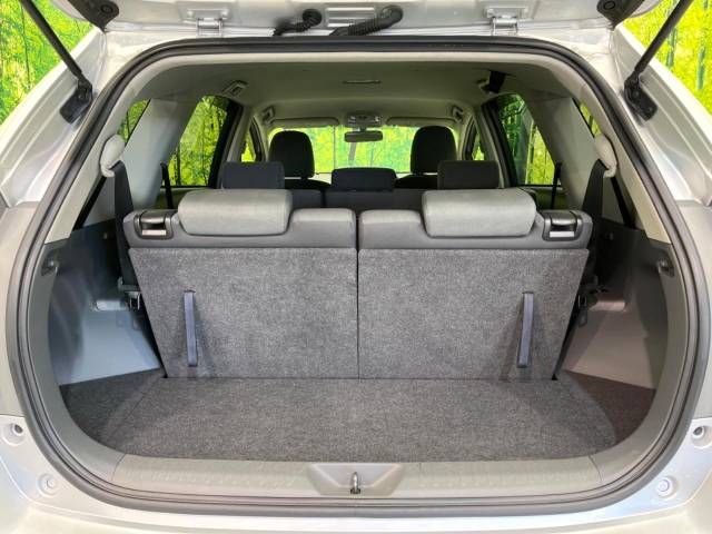 Toyota PRIUS ALPHA 2013-01 180361-11