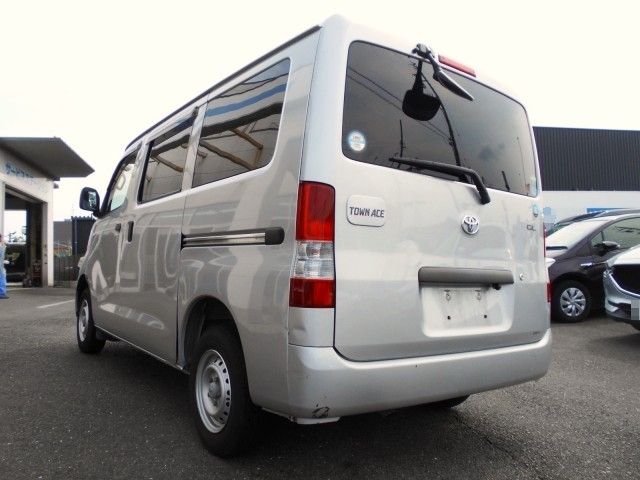 Toyota TOWNACE VAN 2016-01 180348-2
