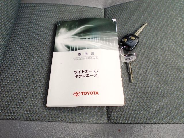 Toyota TOWNACE VAN 2016-01 180348-25