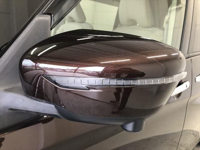 Nissan SERENA 2017-09 180360-10