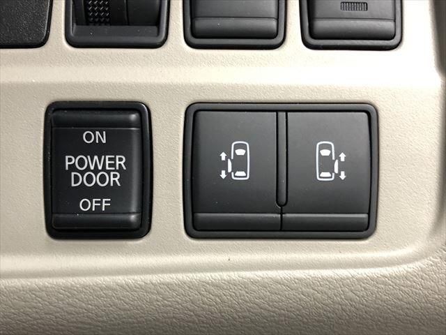 Nissan SERENA 2017-09 180360-29