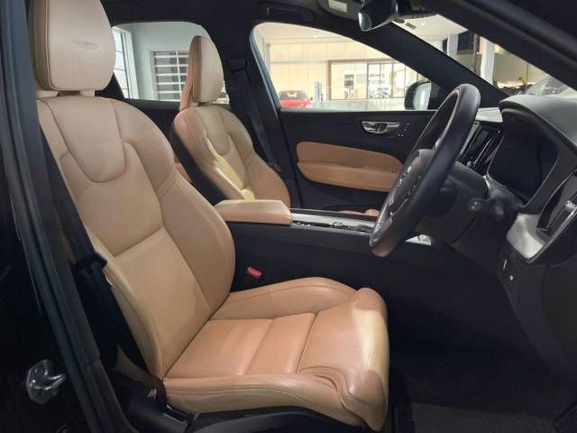 Volvo XC60 2019-06 180336-10